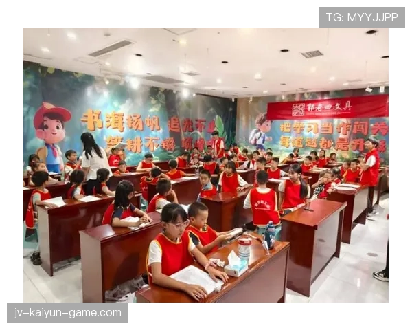 俱乐部与社区合作开展青少年技能培训 营造良好成长环境，社区开展技能培训活动主题